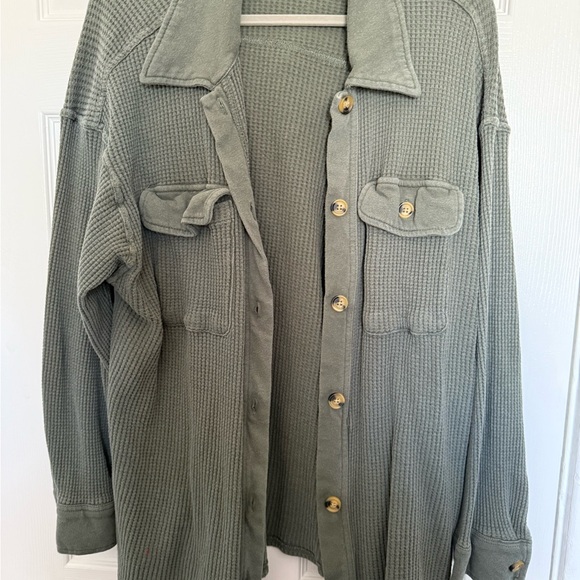 Terra & Sky Women's Plus Size Button Down Waffle Knit Shacket, size 1X (16-18) - Picture 5 of 5